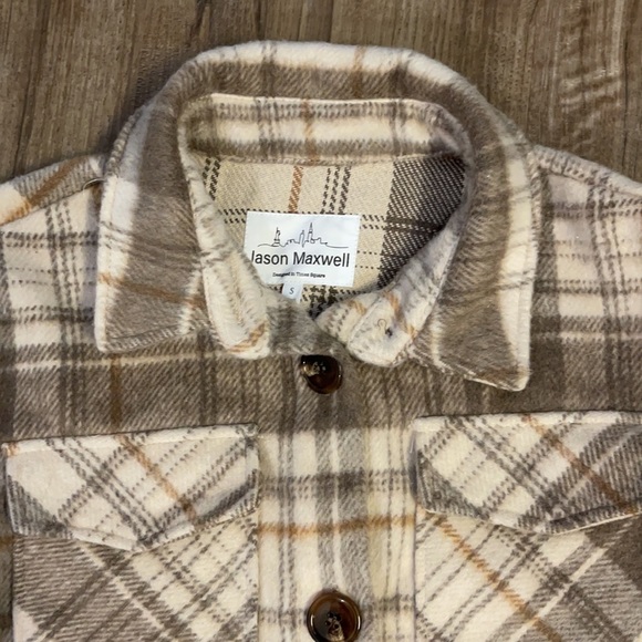 Tan plaid flannel - Picture 2 of 5